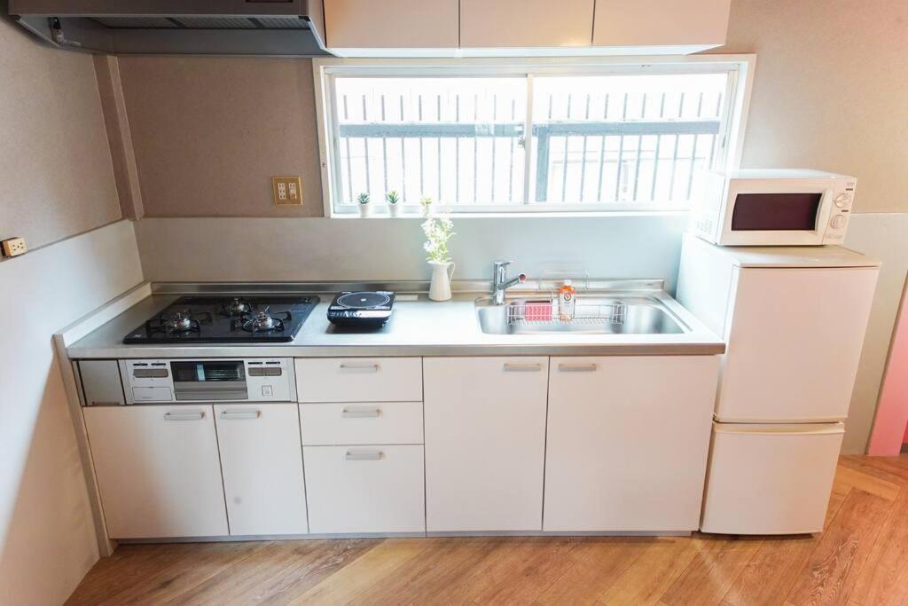 Sanacion Namba 難波千日前の5Ldk120平米 駅徒歩2分 広々バルコニーでバーベキューも可能 Apartment Osaka Luaran gambar