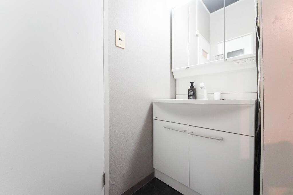 Sanacion Namba 難波千日前の5Ldk120平米 駅徒歩2分 広々バルコニーでバーベキューも可能 Apartment Osaka Luaran gambar
