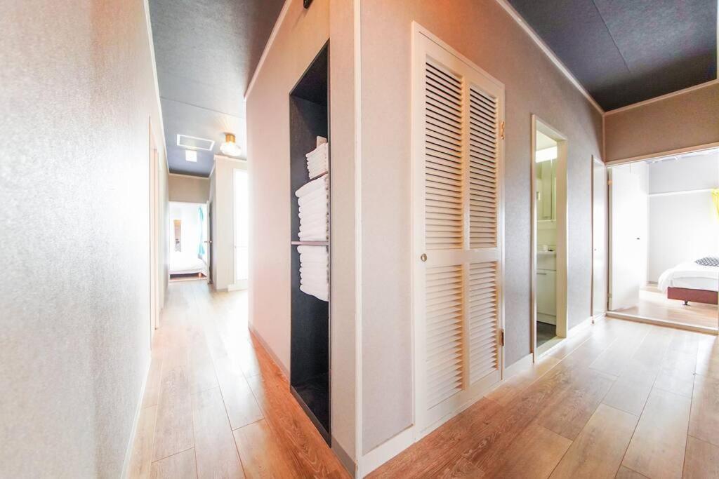 Sanacion Namba 難波千日前の5Ldk120平米 駅徒歩2分 広々バルコニーでバーベキューも可能 Apartment Osaka Luaran gambar